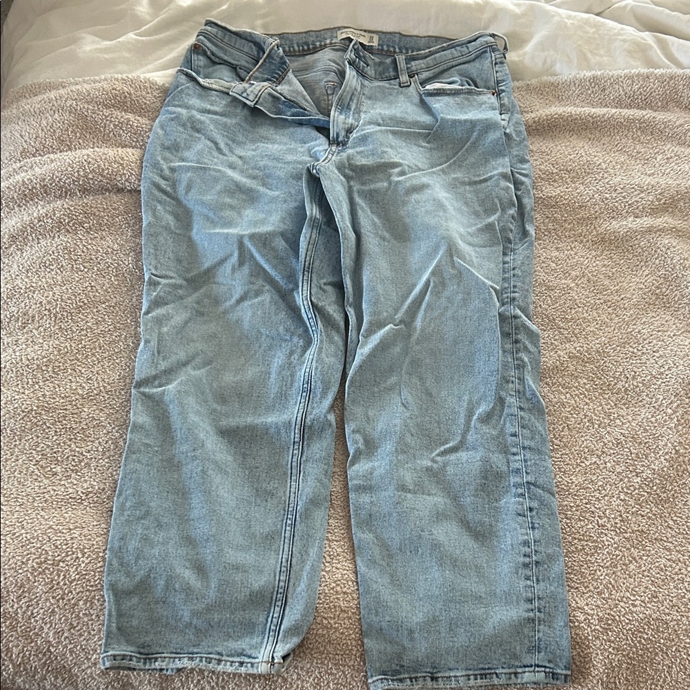 Abercrombie & Fitch Relaxed Light Blue Jeans